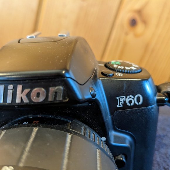 Nikon SLR F60 body for parts/repair.   Lens is in great condition. - Picture 2 of 11